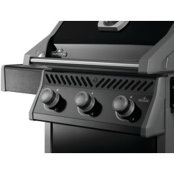 Napoleon Rogue® 425 gas barbecue with 3 burners